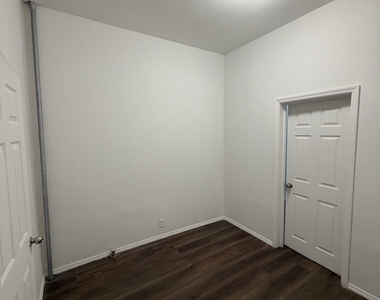 208 St Nicholas Avenue - Photo Thumbnail 6