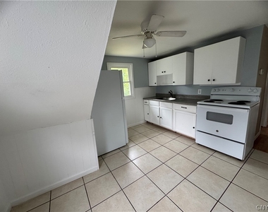 220 Roxann Avenue - Photo Thumbnail 4