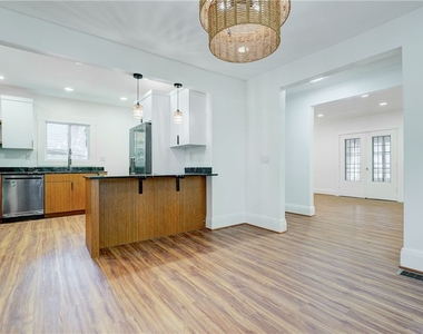 162 Merchants Road - Photo Thumbnail 18