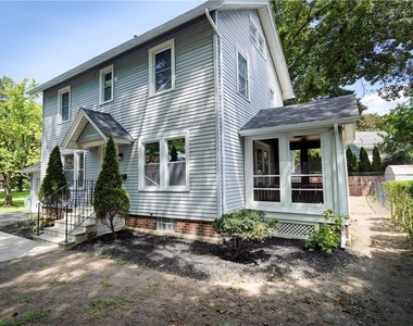 162 Merchants Road - Photo Thumbnail 2