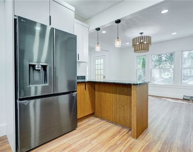 162 Merchants Road - Photo Thumbnail 20