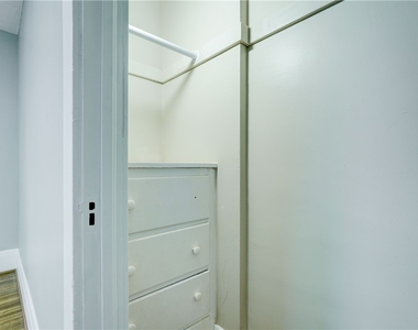 162 Merchants Road - Photo Thumbnail 32