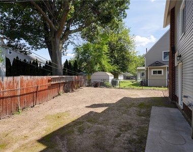 162 Merchants Road - Photo Thumbnail 42