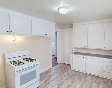 2125 Niagara (lower) Street - Photo Thumbnail 10
