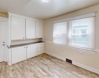 2125 Niagara (lower) Street - Photo Thumbnail 11