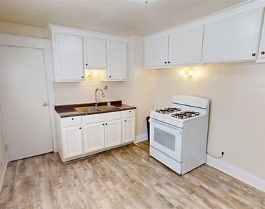 2125 Niagara (lower) Street - Photo Thumbnail 9