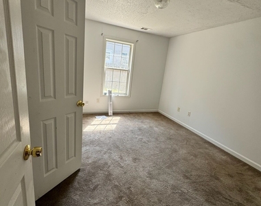 6922 Red Bone Way - Photo Thumbnail 6