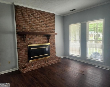 2278 Valley Drive - Photo Thumbnail 1