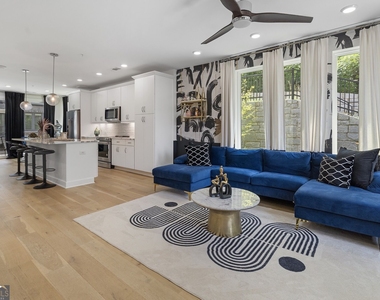 371 Pratt Drive Se - Photo Thumbnail 3
