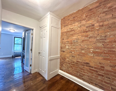 East 5th Street - Photo Thumbnail 1