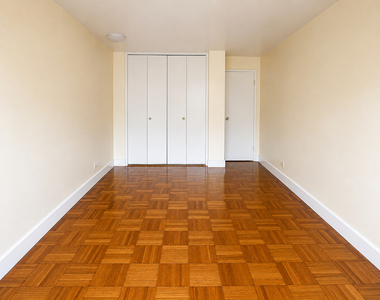 270 Clarkson Avenue - Photo Thumbnail 6