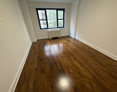 405 East 56th Street - Photo Thumbnail 6