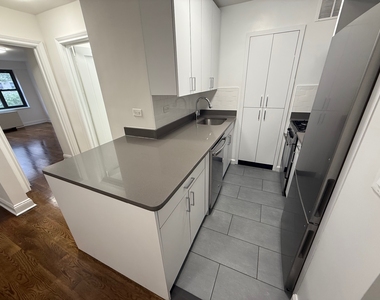405 East 56th Street - Photo Thumbnail 3