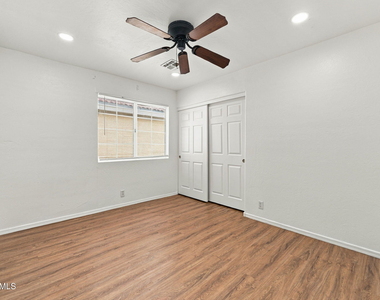 20370 N 65th Drive - Photo Thumbnail 13