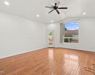 20370 N 65th Drive - Photo Thumbnail 9