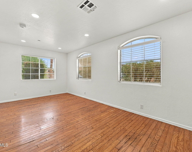20370 N 65th Drive - Photo Thumbnail 16