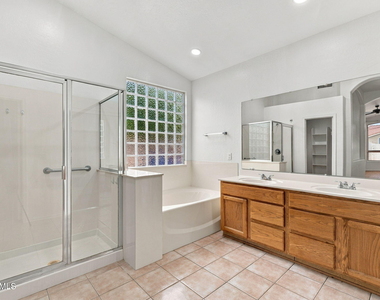 20370 N 65th Drive - Photo Thumbnail 11