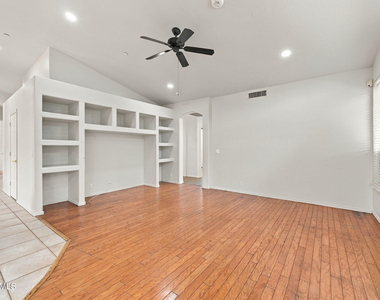 20370 N 65th Drive - Photo Thumbnail 8