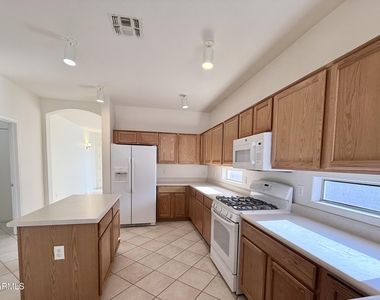 3530 E Park Avenue - Photo Thumbnail 7