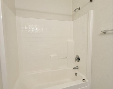 3530 E Park Avenue - Photo Thumbnail 16