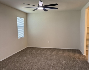 24718 N 184th Lane - Photo Thumbnail 9