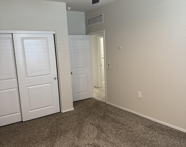 24718 N 184th Lane - Photo Thumbnail 16