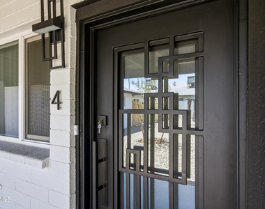 3518 E Montecito Avenue - Photo Thumbnail 3