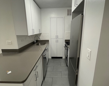 East 56 Street - Photo Thumbnail 2