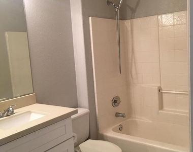 1312 W Libby Street - Photo Thumbnail 15