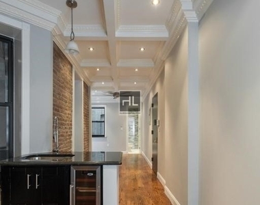 West 108th Street - Photo Thumbnail 4