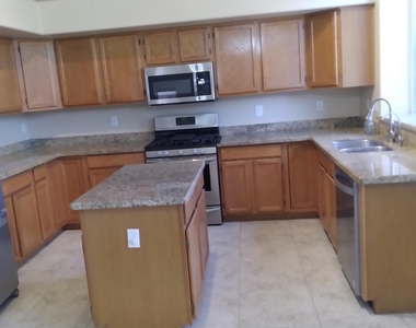 1167 W Lisa Lane - Photo Thumbnail 5