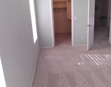 1167 W Lisa Lane - Photo Thumbnail 17