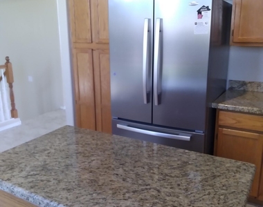 1167 W Lisa Lane - Photo Thumbnail 6