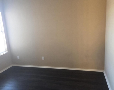 1167 W Lisa Lane - Photo Thumbnail 28