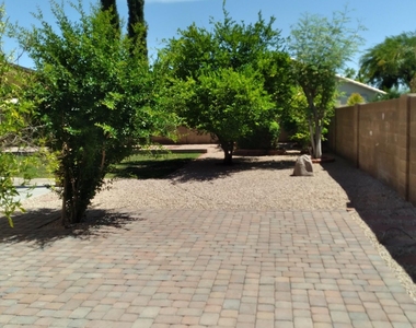 1167 W Lisa Lane - Photo Thumbnail 39