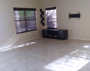 1167 W Lisa Lane - Photo Thumbnail 13