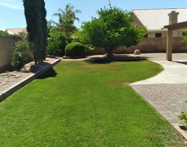 1167 W Lisa Lane - Photo Thumbnail 3