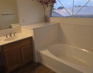 1167 W Lisa Lane - Photo Thumbnail 21