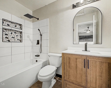 16550 N Naegel Drive - Photo Thumbnail 11