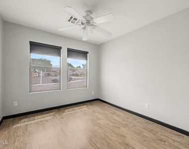 16550 N Naegel Drive - Photo Thumbnail 15
