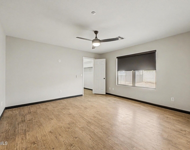 16550 N Naegel Drive - Photo Thumbnail 10