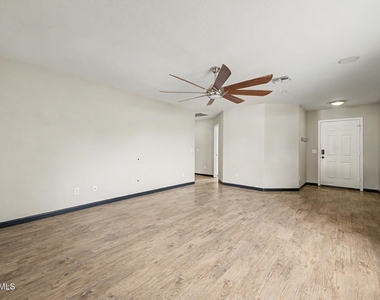 16550 N Naegel Drive - Photo Thumbnail 3