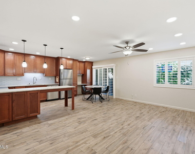 5525 E Thomas Road - Photo Thumbnail 3
