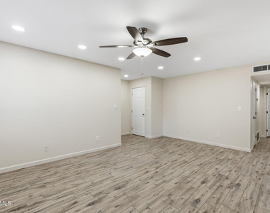 5525 E Thomas Road - Photo Thumbnail 12
