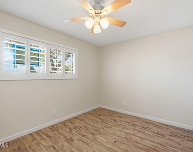 5525 E Thomas Road - Photo Thumbnail 19