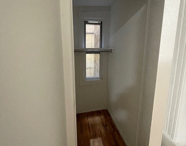 East 89 Street - Photo Thumbnail 9