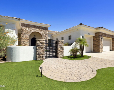 8902 E Ann Way - Photo Thumbnail 4