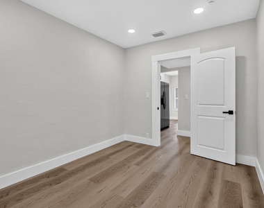 516 Independence Road - Photo Thumbnail 12