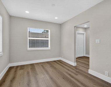 516 Independence Road - Photo Thumbnail 9