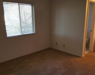 11868 Sturbridge Lane - Photo Thumbnail 2